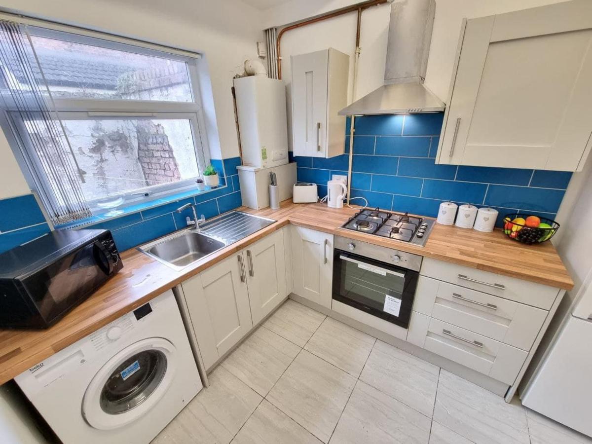 Charming Accommodation Steps From Downtown Liverpool Buitenkant foto