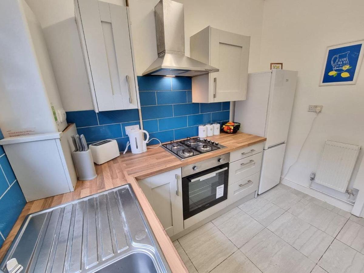Charming Accommodation Steps From Downtown Liverpool Buitenkant foto